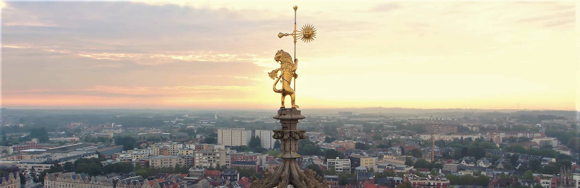 Le lion au sommet du beffroi d'Arras